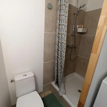 Studio Apartment *